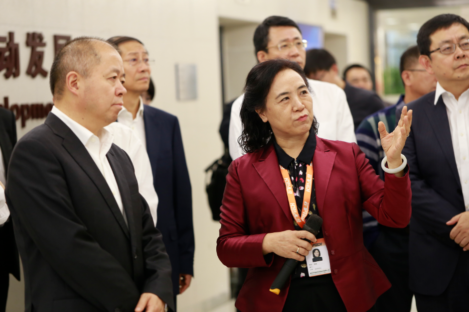 工信部副部长王江平一行莅临UG环球视讯ug调研指导工作